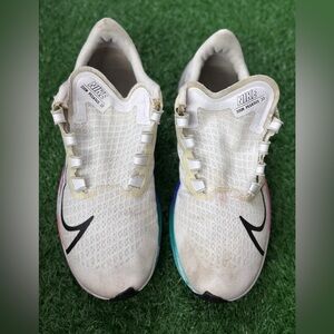 Nike Air Zoom Pegasus 37
White Multi-Color Size 10